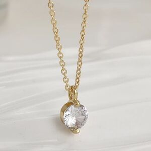 The Dainty Solitaire pendant necklace in gold